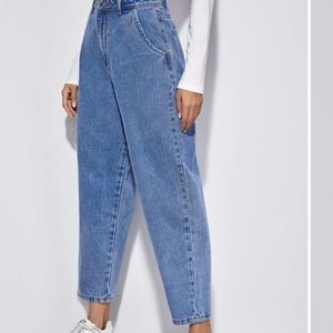 Brand new mom jeans size medium